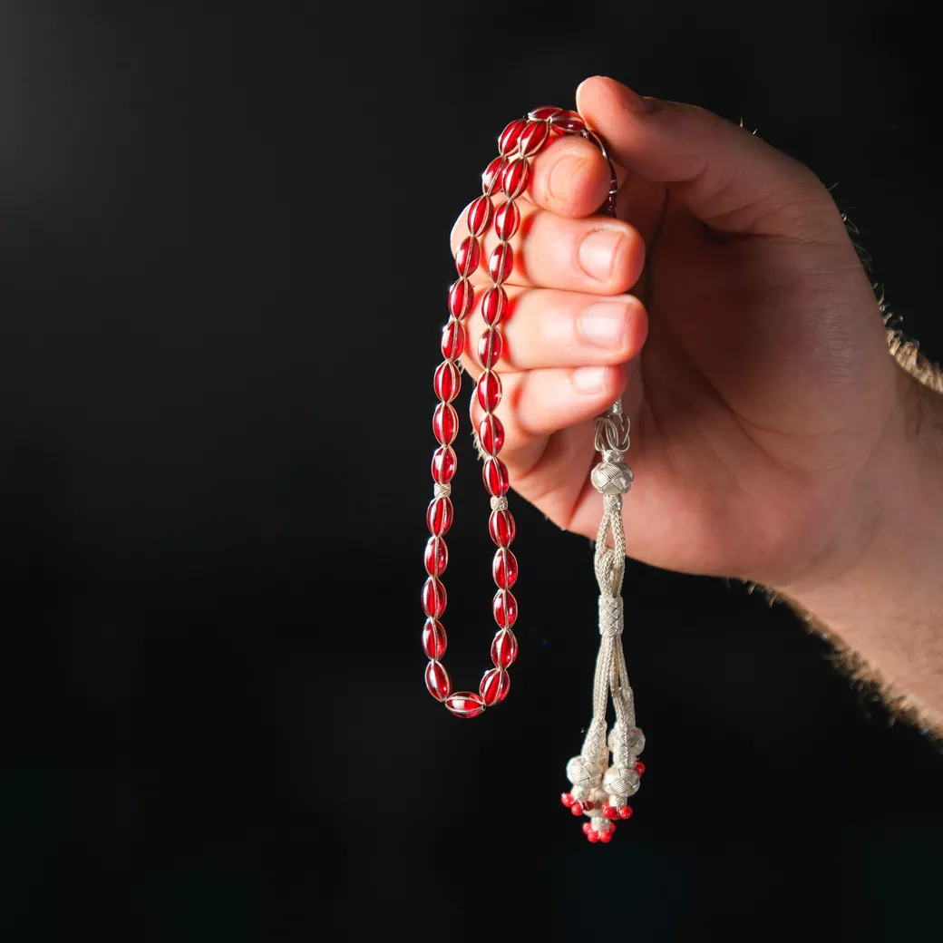 1000 Ayar Kazaz Püsküllü Arpa Kesim Gümüş İşlemeli Kırmızı Ateş Kehribar Tesbih